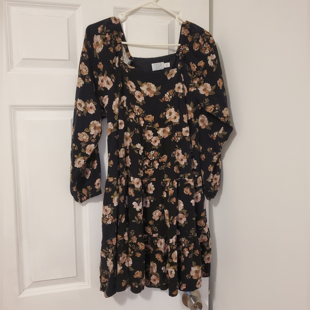 Floral Dress Pockets Square Neck Long Sleeve Size Medium Flowy Time & True